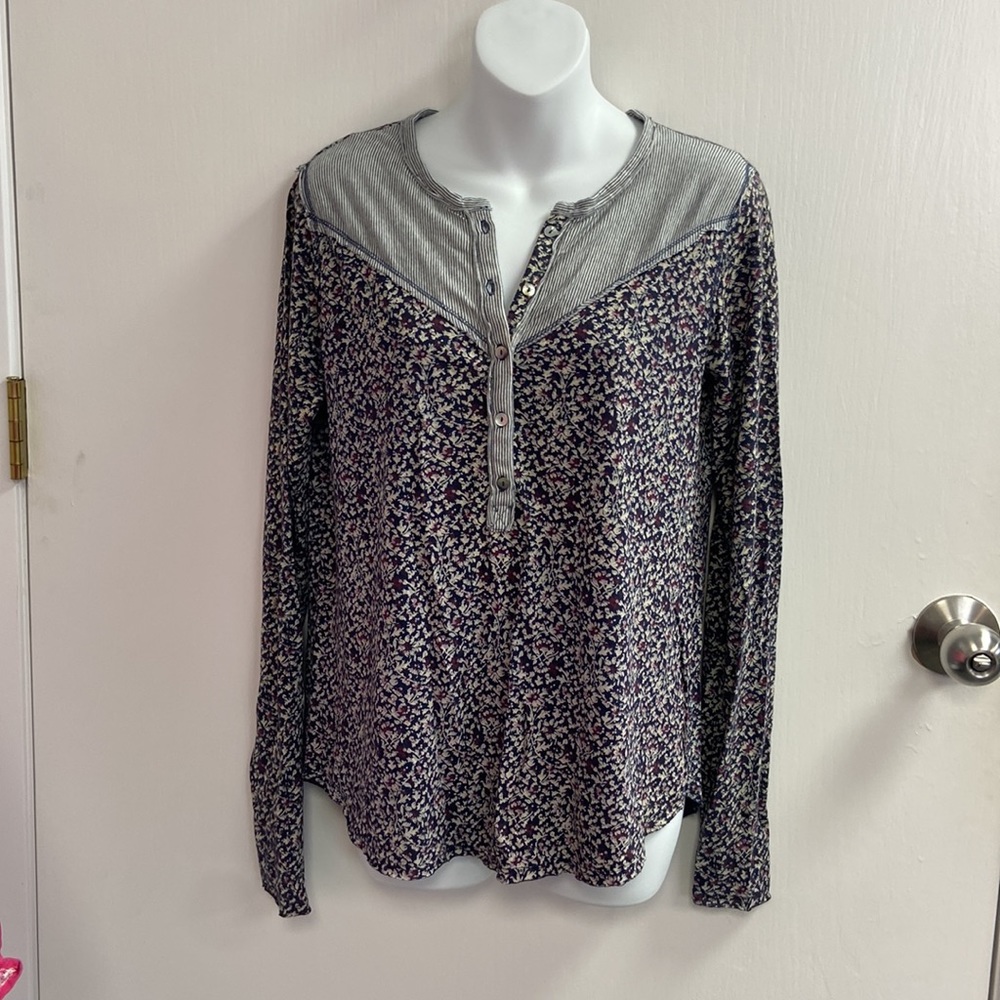 Lucky Brand Gray and Blue Floral Long Sleeve Top